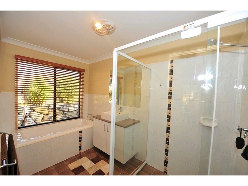 15 Greenland Court, Springfield QLD 4300