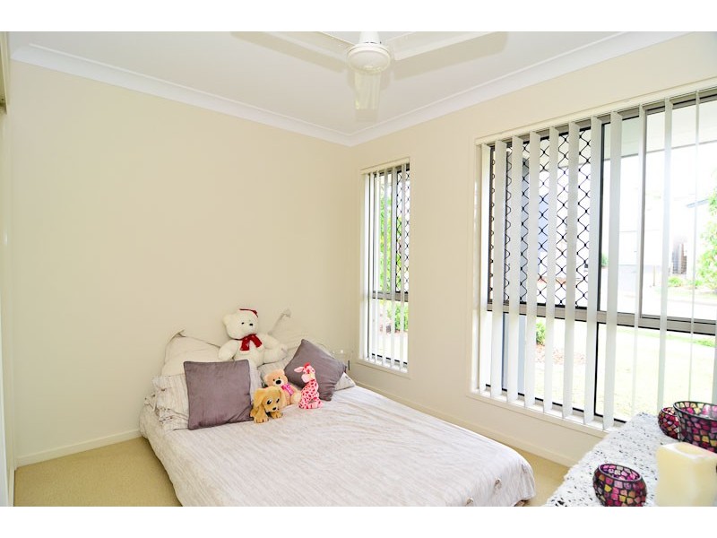 14 Parkview Drive, Springfield Lakes QLD 4300