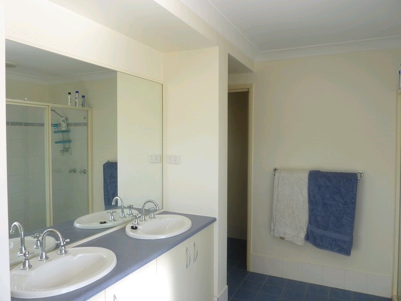 69 Orchard Crescent, Springfield Lakes QLD 4300