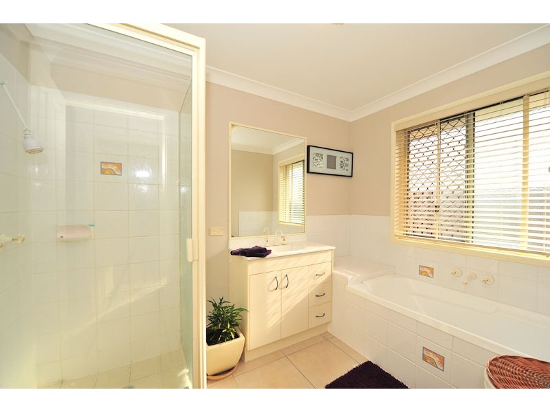 5 Emerson Close, Springfield Lakes QLD 4300