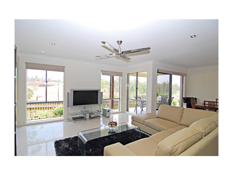 5 Hyde Avenue, Springfield Lakes QLD 4300