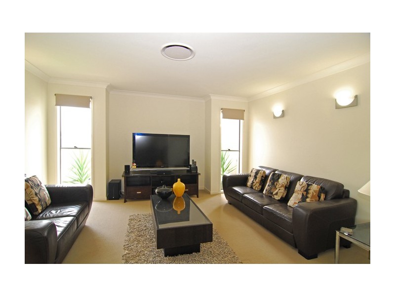 5 Hyde Avenue, Springfield Lakes QLD 4300