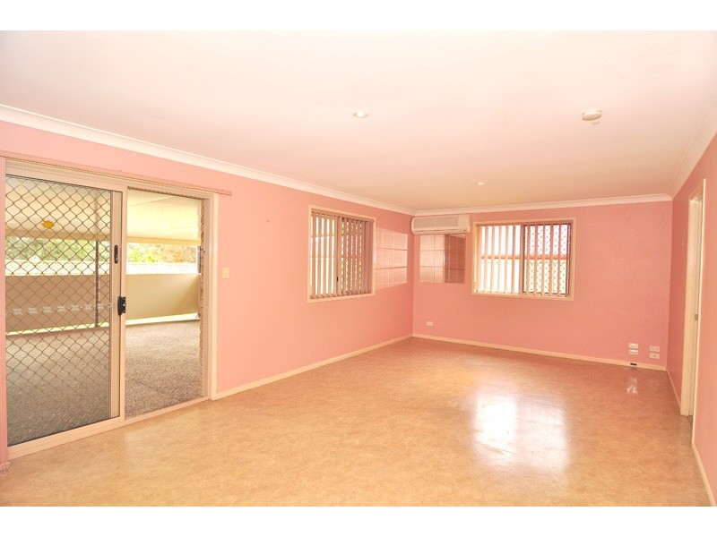 8 Karnak Court, Camira QLD 4300