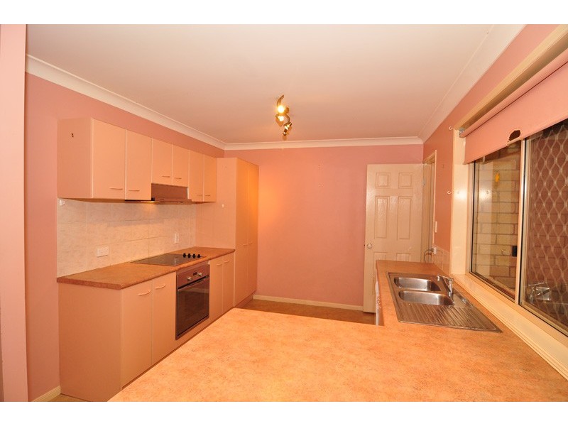 8 Karnak Court, Camira QLD 4300