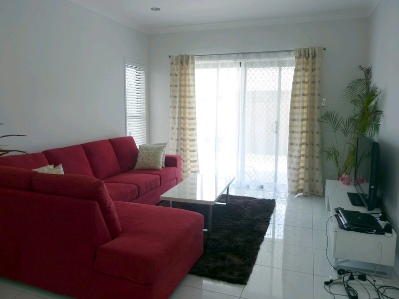 11 Violet Avenue, Springfield Lakes QLD 4300