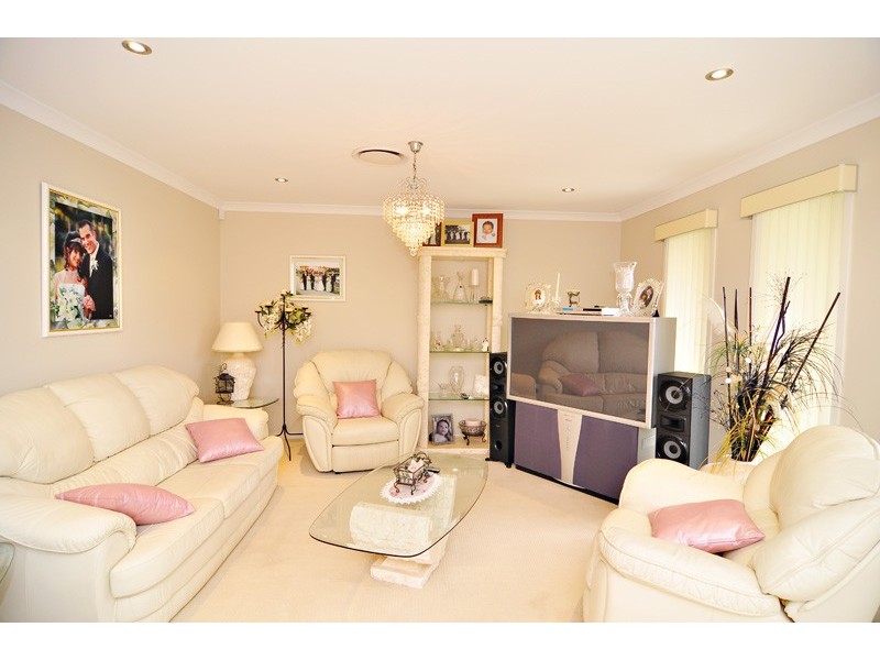 1 Riverine Drive, Springfield Lakes QLD 4300