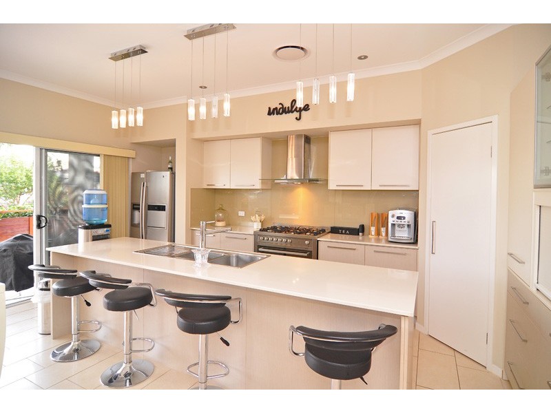 1 Riverine Drive, Springfield Lakes QLD 4300