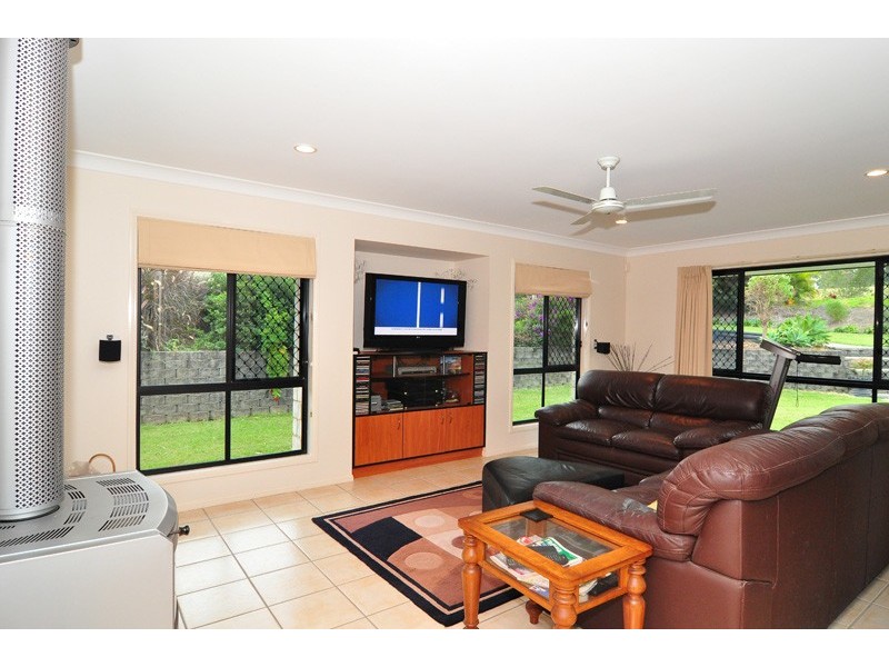 25 Horseshoe Crescent, New Beith QLD 4124