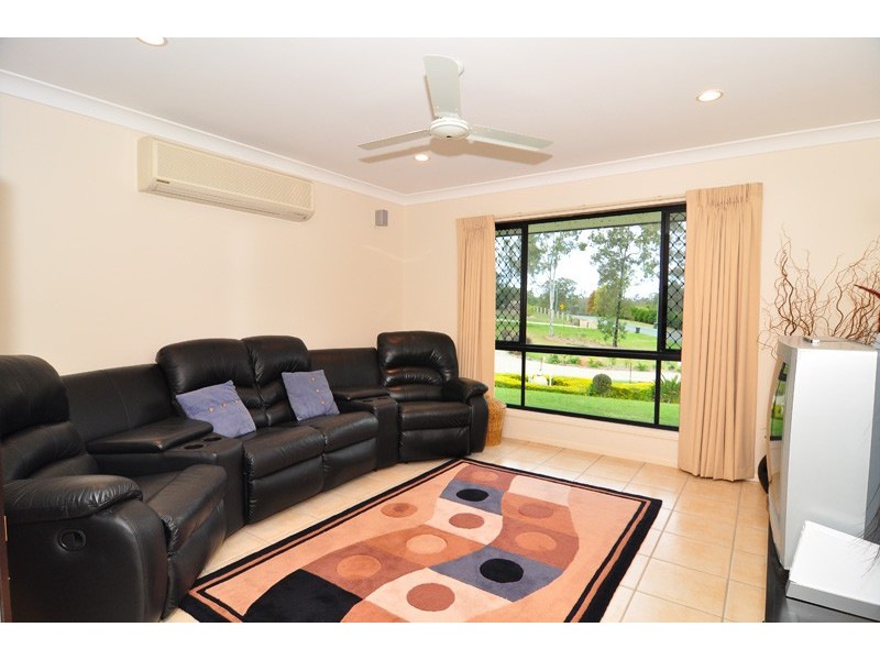 25 Horseshoe Crescent, New Beith QLD 4124