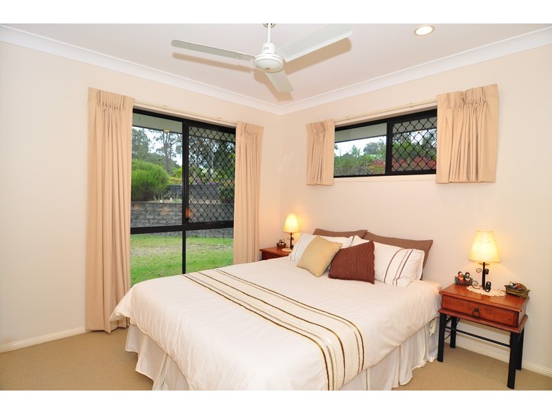 25 Horseshoe Crescent, New Beith QLD 4124