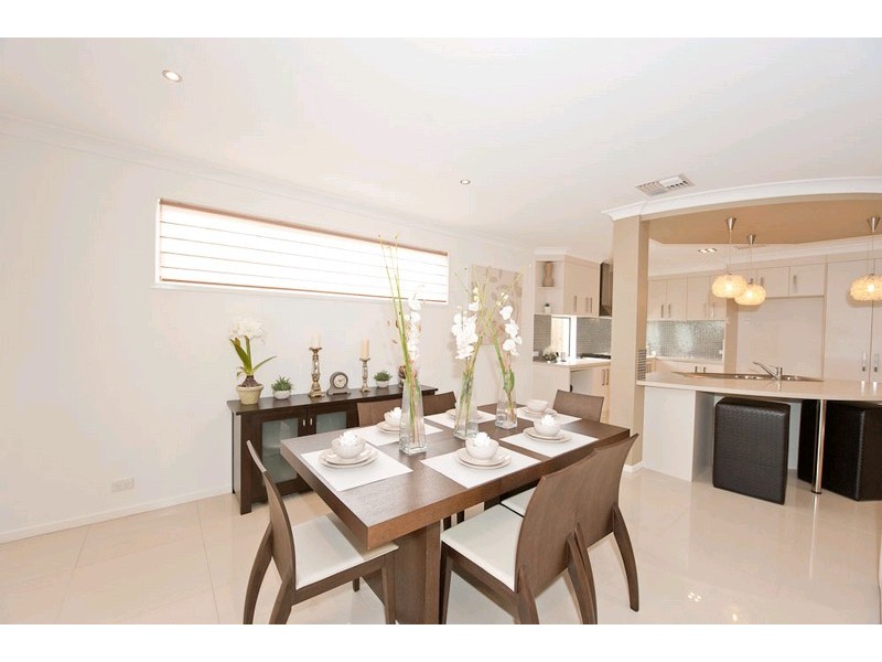 4 Boronia Court, Springfield Lakes QLD 4300