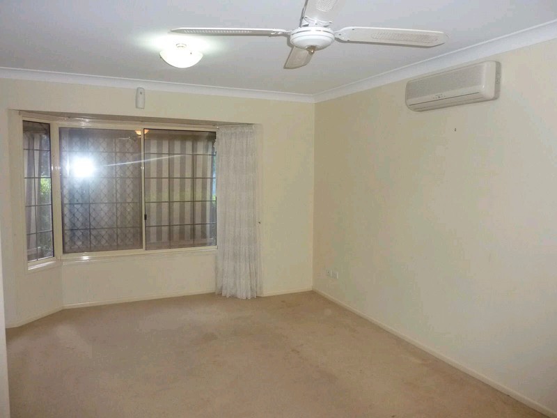 4 Amara Cres, Forest Lake QLD 4078