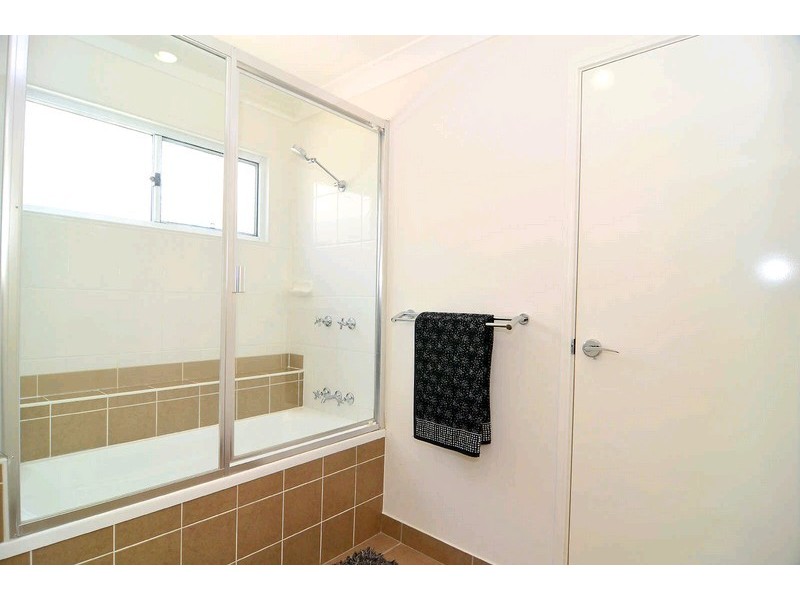 2 Mist Lane, Springfield Lakes QLD 4300