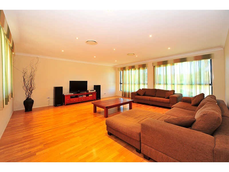 11 Wanderer Crescent, Springfield Lakes QLD 4300