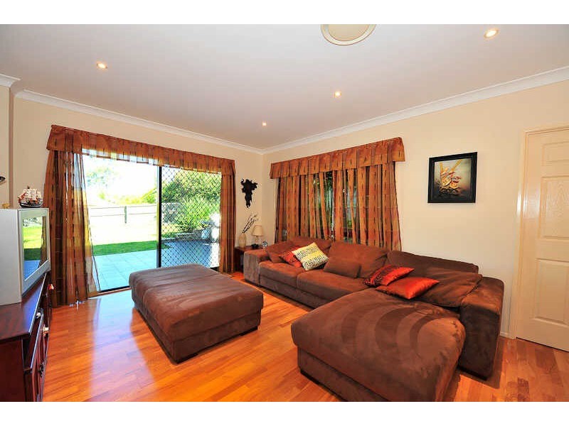 11 Wanderer Crescent, Springfield Lakes QLD 4300