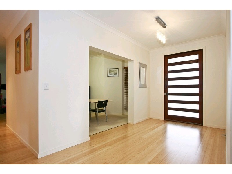 18 Pinnacle Place, Eight Mile Plains QLD 4113