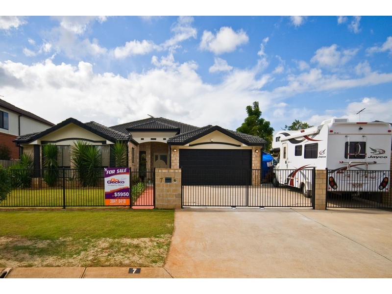 7 Kimbolton Drive, Redland Bay QLD 4165