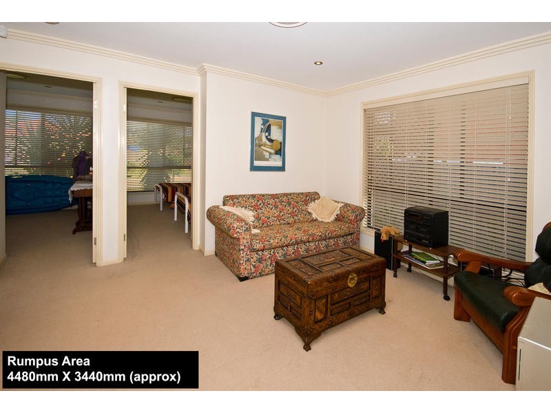 7 Kimbolton Drive, Redland Bay QLD 4165