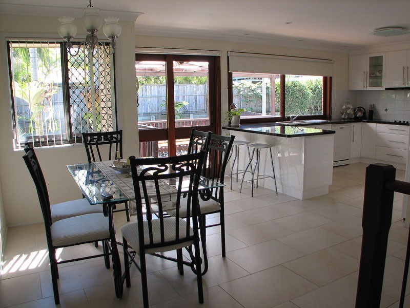 6 Orlando Crescent, Springwood QLD 4127