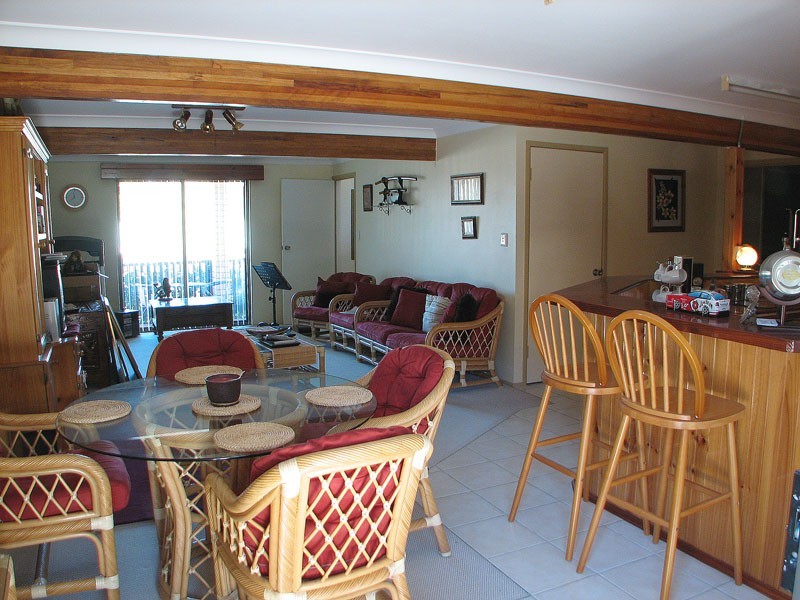 6 Orlando Crescent, Springwood QLD 4127