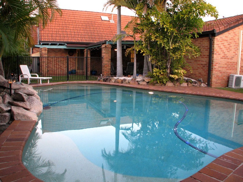 64 John Paul Drive, Daisy Hill QLD 4127