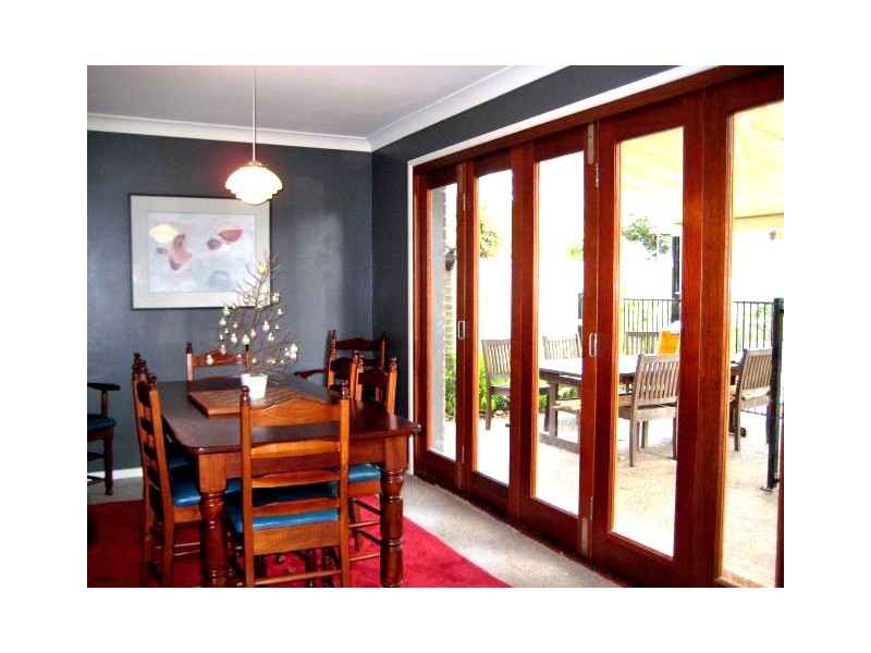 11 Mapleleaf Street, Eight Mile Plains QLD 4113