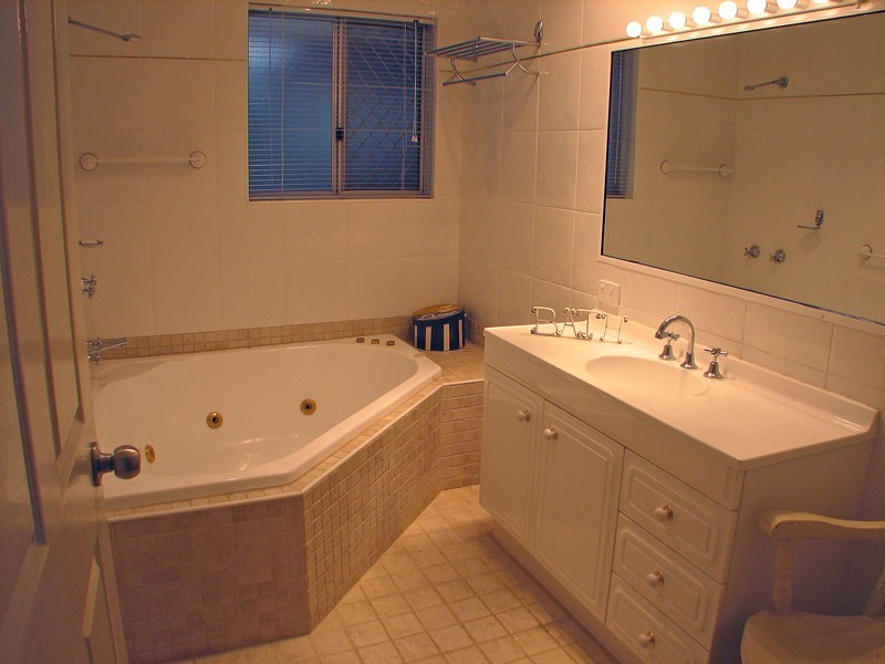 1 Lawnton Street, Daisy Hill QLD 4127