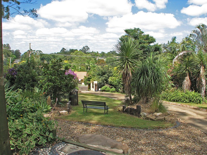 1 Lawnton Street, Daisy Hill QLD 4127