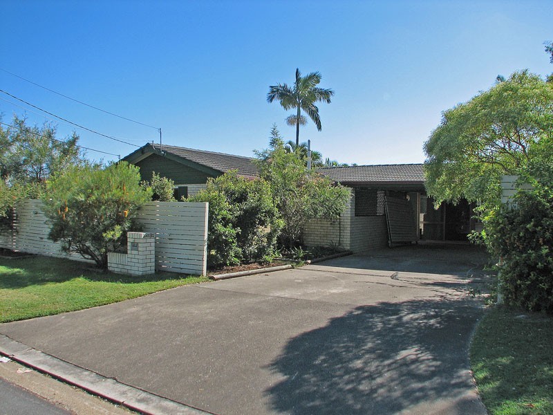 10 Wootton Crescent, Springwood QLD 4127