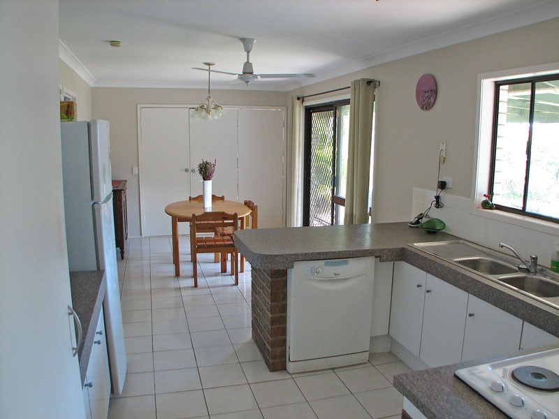 10 Wootton Crescent, Springwood QLD 4127