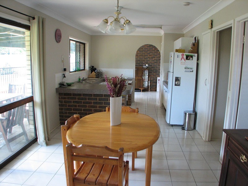 10 Wootton Crescent, Springwood QLD 4127