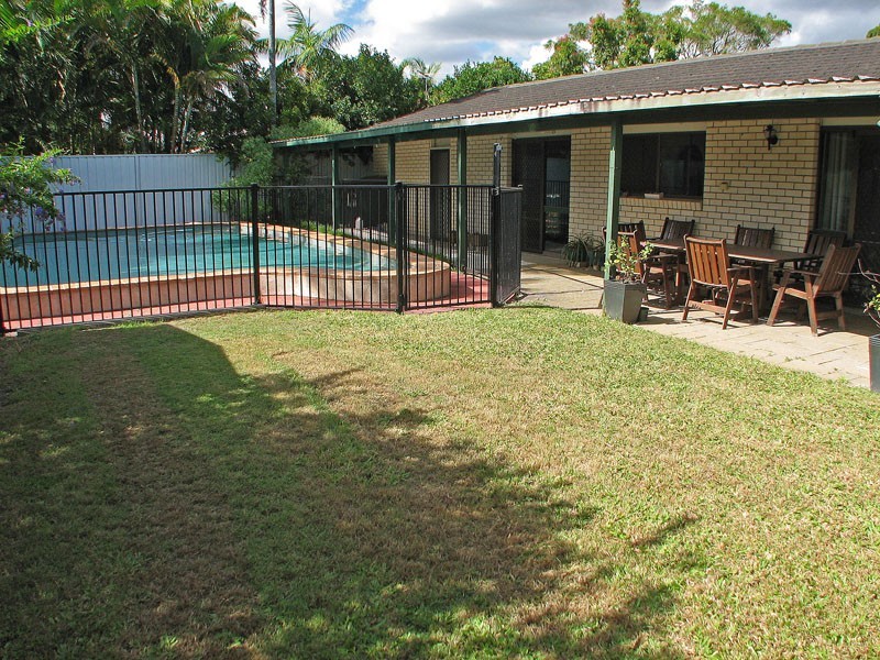 10 Wootton Crescent, Springwood QLD 4127