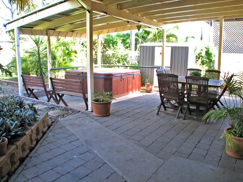 9 Narelle Crescent, Rochedale South QLD 4123