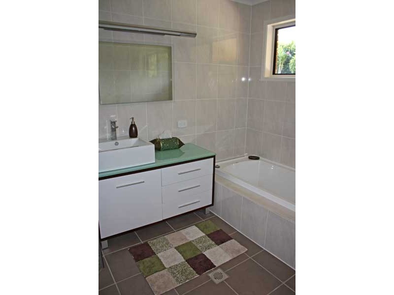 22 Juanita Grove, Springwood QLD 4127