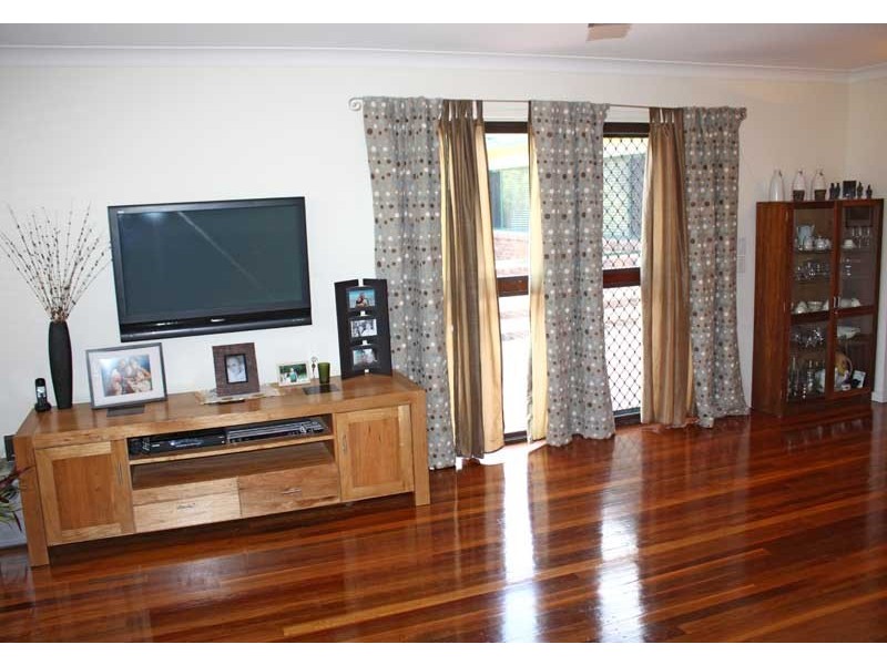 22 Juanita Grove, Springwood QLD 4127