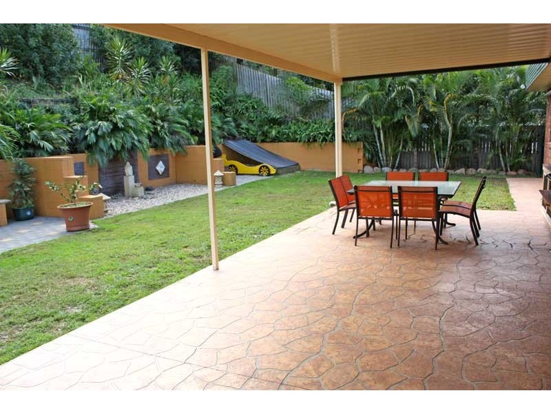 22 Juanita Grove, Springwood QLD 4127