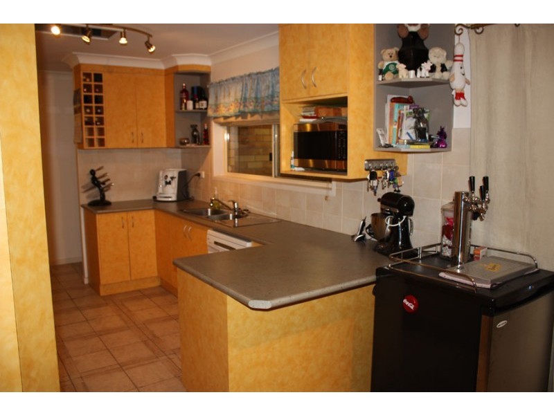 7 Bron Court, Loganlea QLD 4131