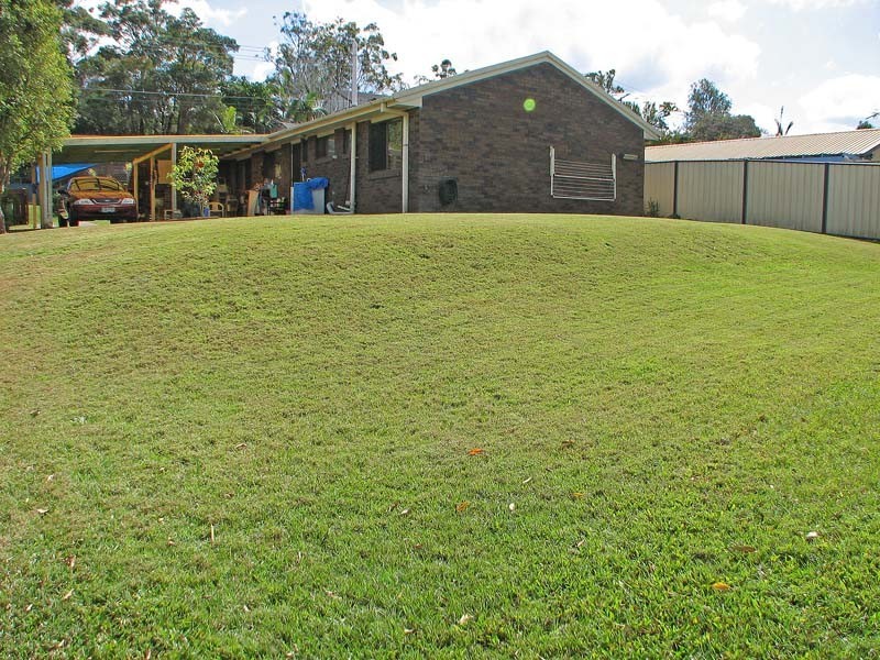 9 Knightsbridge Crescent, Rochedale South QLD 4123