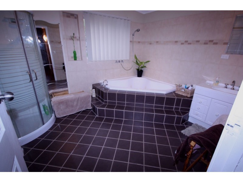 12 Loffs Road, Loganholme QLD 4129