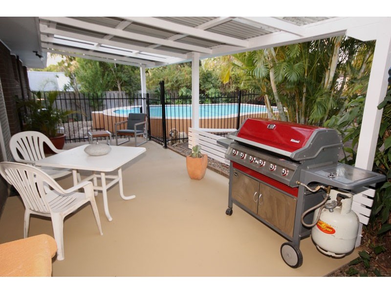 11 Wyclif Avenue, Springwood QLD 4127