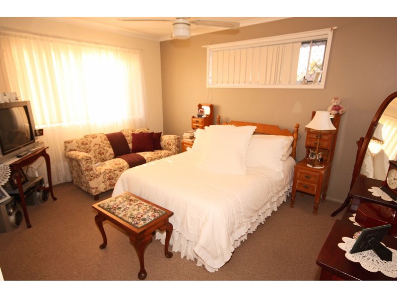 11 Wyclif Avenue, Springwood QLD 4127