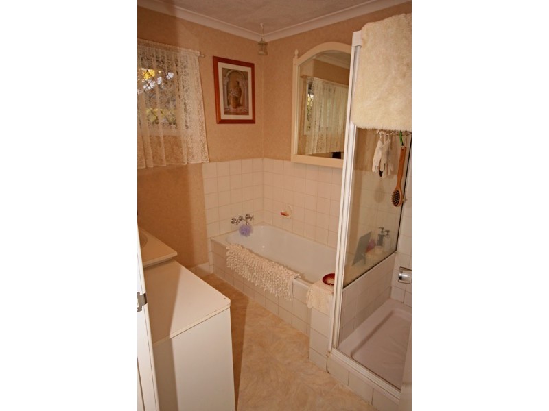 11 Wyclif Avenue, Springwood QLD 4127