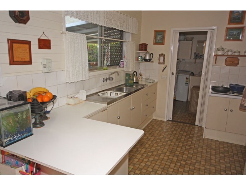 11 Wyclif Avenue, Springwood QLD 4127