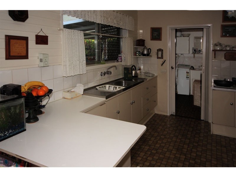 11 Wyclif Avenue, Springwood QLD 4127