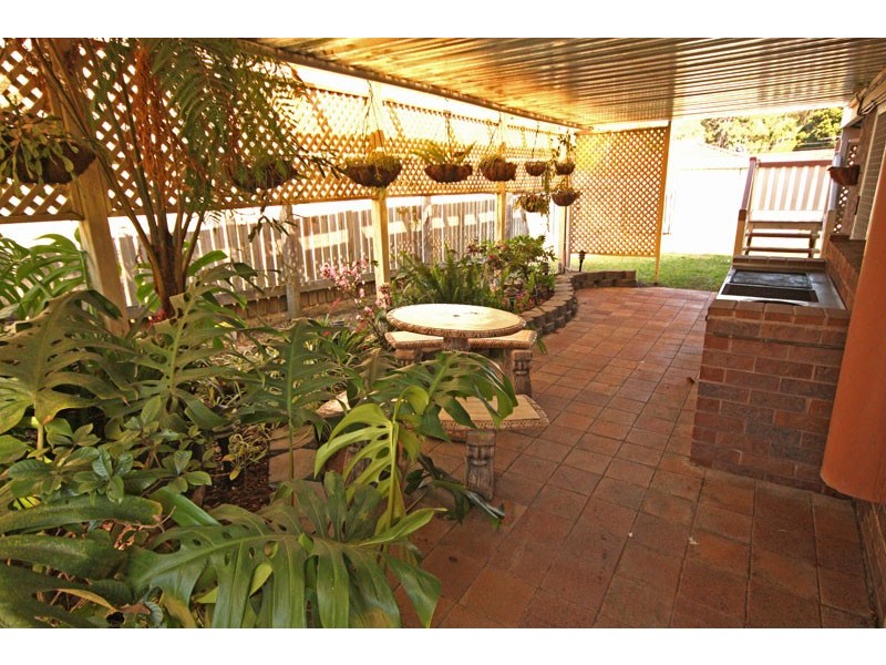 28 Woodlands Drive, Rochedale South QLD 4123