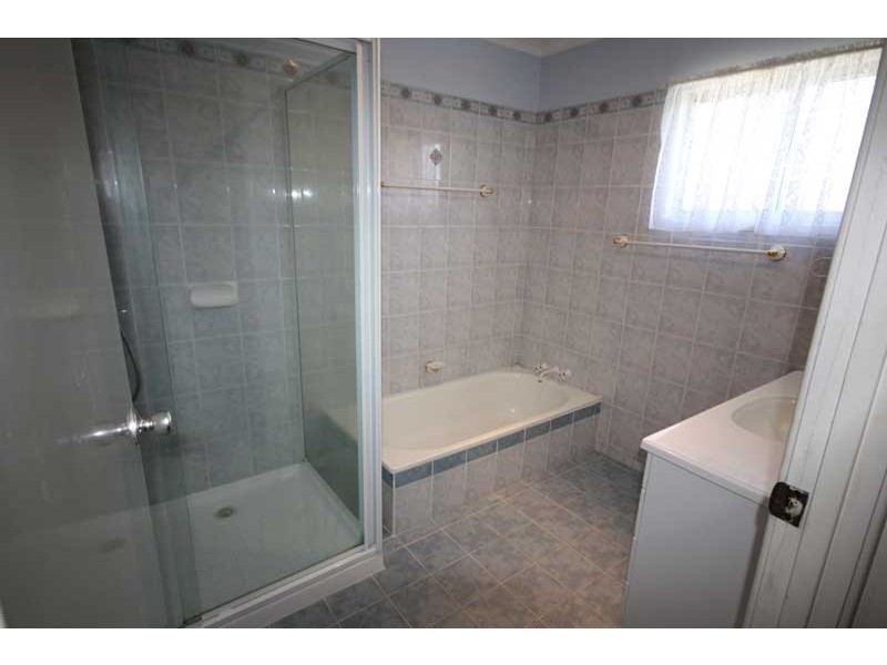 28 Woodlands Drive, Rochedale South QLD 4123