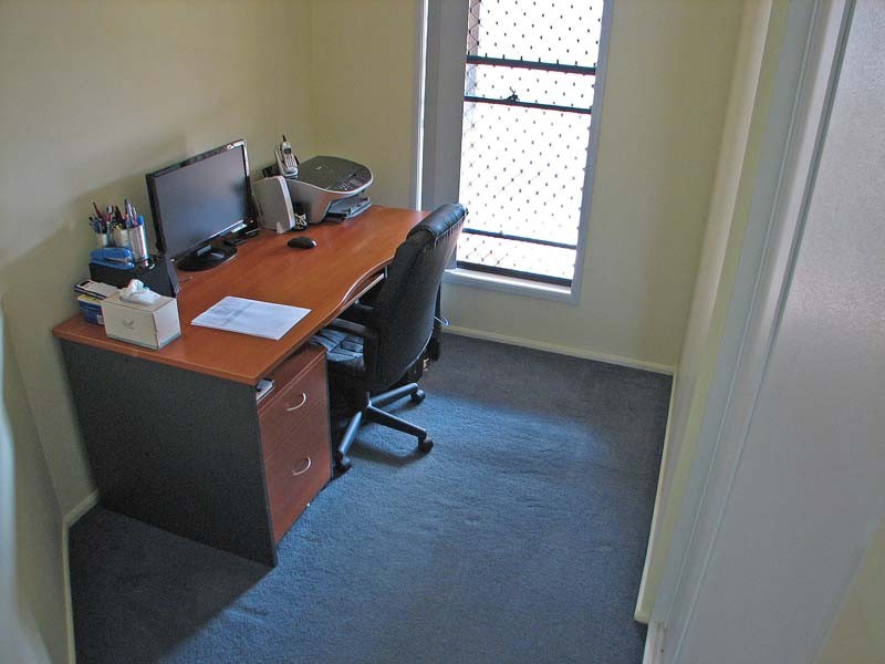 27 Lakebreeze Drive, Loganholme QLD 4129