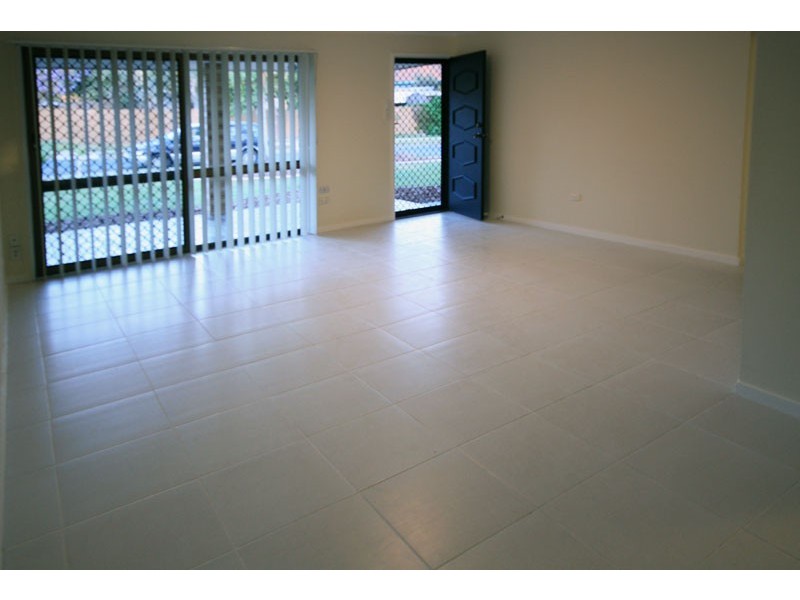 7 Lenore Crescent, Springwood QLD 4127