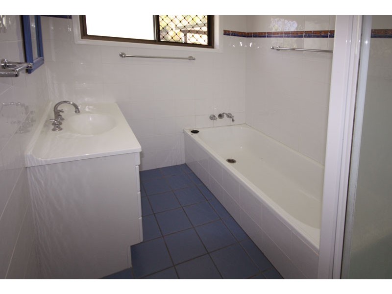 7 Lenore Crescent, Springwood QLD 4127