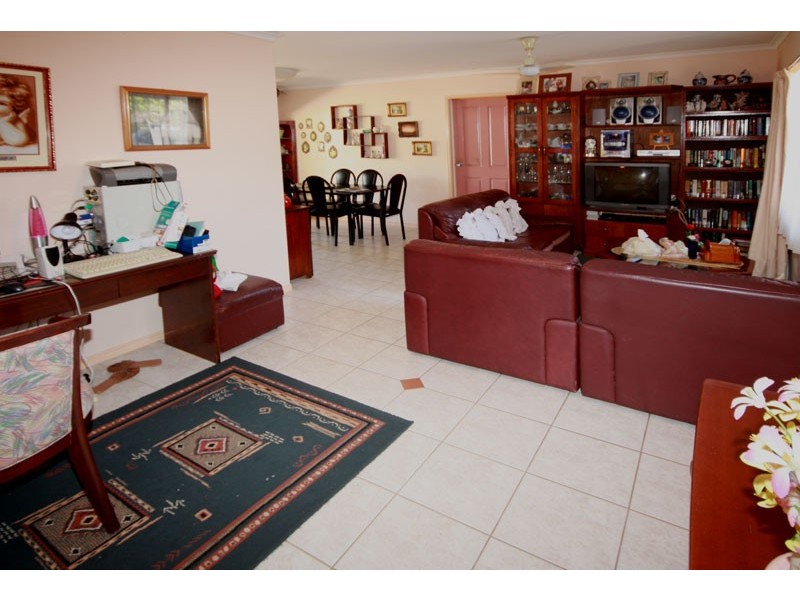 26 Wenlock Crescent, Springwood QLD 4127